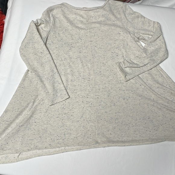 Studio M Exaggerated A Line tunic top size Medium - Picture 9 of 11